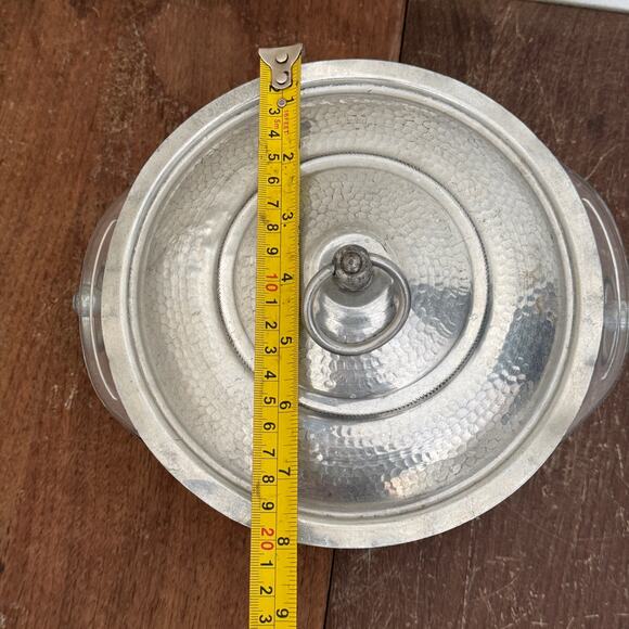 Vintage Hammered Aluminum Casserole Dish & Vintage Pryex 1.5 qt Glass Bowl - Picture 8 of 10